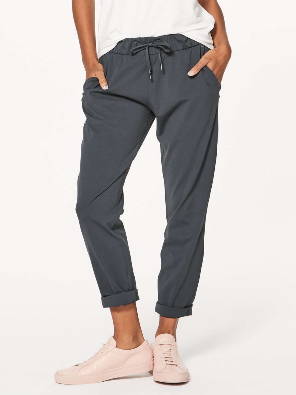 Lululemon On The Fly Pant 26” | Melanite | Size 6 | EUC
